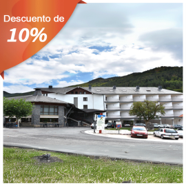 Hotel y Apartamentos SNO Isaba,  cómoda ubicación en la zona Isaba de Isaba, este establecimiento esta cerca de las atracciones locales y de opciones gastronómicas interesantes.
